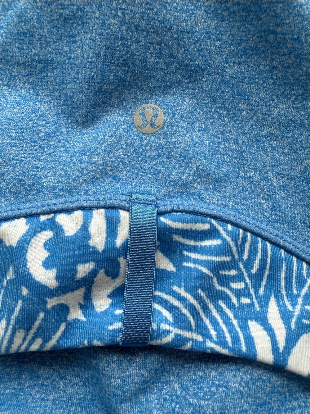 Lululemon Women's Zip-Front Active Jacket with Patterned Trim - Picture 11 of 11